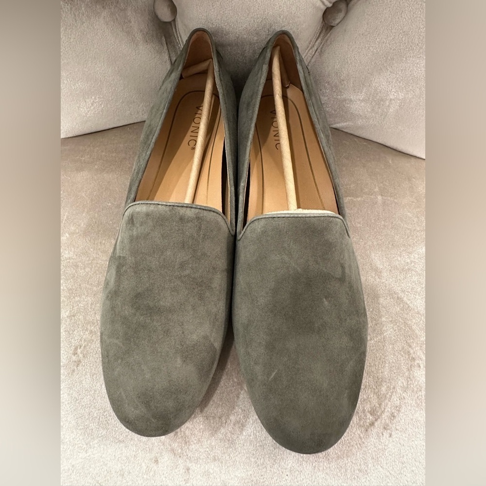 Vionic Women’s 11 Willa Sage Green Suede Slip On Loafer Flats Shoes Comfort NEW